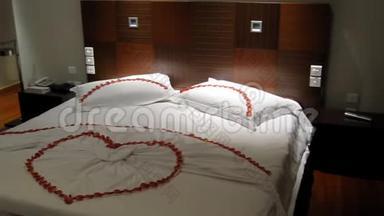蜜月床、酒店客房装饰、卧室室内设计
